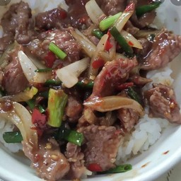 เป็นกับข้าวขนาดเล็กหมูผัดน้ำมันหอย