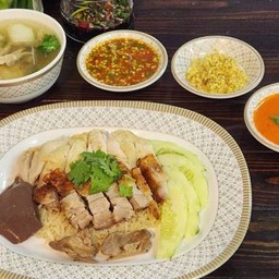 ข้าวมันไก่+ข้าวหมูกรอบ