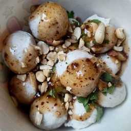 ลูกชิ้นปั้นสดหมูล้วน &หมูแดดเดียวทอด