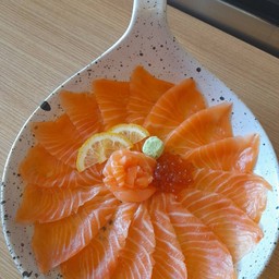 ปลาแซลมอนแช่น้ำปลา