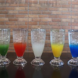 สตอเบอรี่โซดา