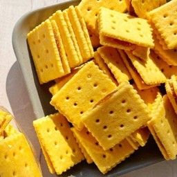 แคร็กเกอร์ชีสสอดใส้สับปะรด
