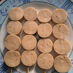 ลูกชิ้นทอด&เกี๊ยวทอดน้ำจิ้มมะขามรสเด็ดทุกอย่าง15฿ ตลาดเทิดไท