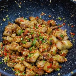 หมูผัดพริกเกลือ