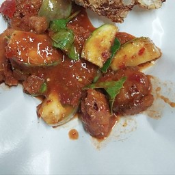 ผัดพริกแกงปลากะพง