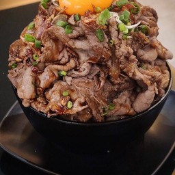 ข้าวหน้าเนื้อวากิวภูเขาไฟ size M