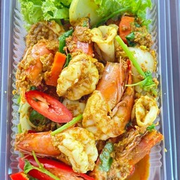 ผัดผงกระหรี่ทะเล(ร้านได้จากไลน์แมน80฿)(กับข้าว)