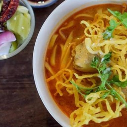 ครัวหัวมุม ข้าวซอยและอาหารตามสั่ง อิงมอ