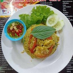 ข้าวผัดแกงเขียวหวานทะเล