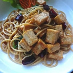 สปาเก็ตตี้เต้าหู้พริกแห้ง