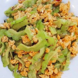 มะระผัดไข่