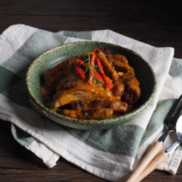 ไก่ย่างซอสแกงเผ็ด