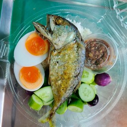 ข้าวผักน้ำพริกไข่ต้ม+ปลาทู