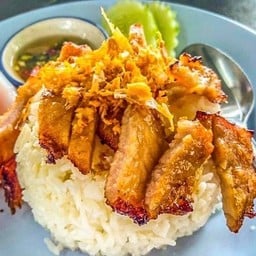 ข้าวหมูทอดกระเทียม