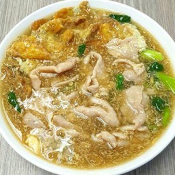 ราดหน้ายอดผักพลเอ็มไพร์ สาขาเซเว่นวัดน้ำวน