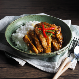 ข้าวไก่ย่างซอสแกงเผ็ด