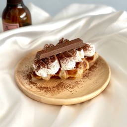 ครอฟเฟิลวิปครีมคิทแคท