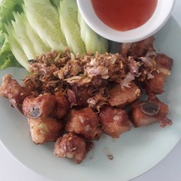 ซีโครงทอดกระเทียม