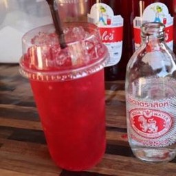 แดงโซดามะนาว