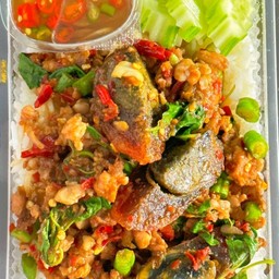 ข้าวกระเพราไข่เยี่ยวม้าหมูสับ (ร้านได้จากไลน์แมน60฿)