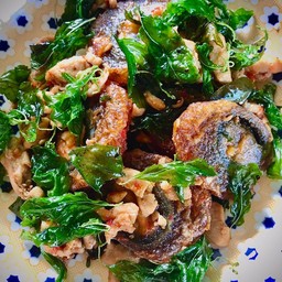 กระเพราไข่เยี่ยวม้า