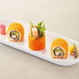 ข้าวห่อสาหร่ายไส้กุ้งปูอัดหน่อไม้ฝรั่งโรยไข่กุ้ง