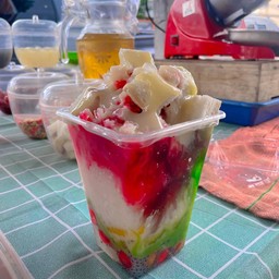 พ่อยัณห์ปิ้งปัง แข็งใส