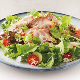 ยำสลัดหมูย่าง