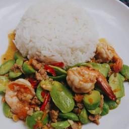 สตอผัดกุ้งหมูสับราดข้าว