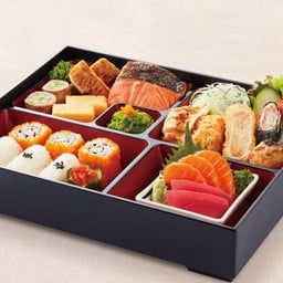 ชุดอาหารกล่องฟูจิ ปลาดิบ