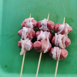 หมูไสลด์พันไส้กรอกเบทาโกร
