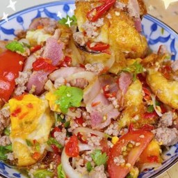 ยำไข่ดาวหมูสับ