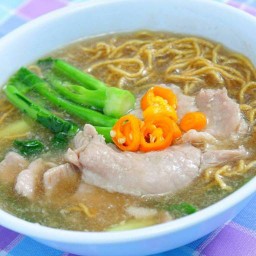 ราดหน้าสูตร40ปี(วัดราชา)