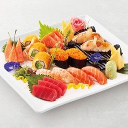 ปลาดิบและซูชิชุดดีลักซ์