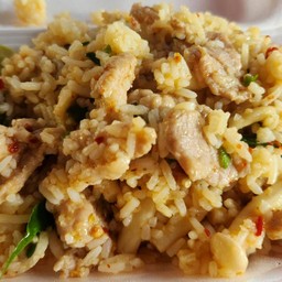 ข้าวผัดต้มยำหมู