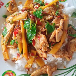 เพราไก่หน่อไม้