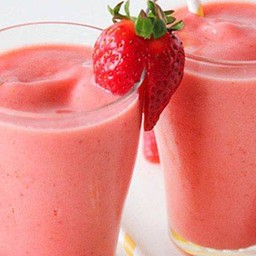 สตรอเบอรี่นมสดปั่น