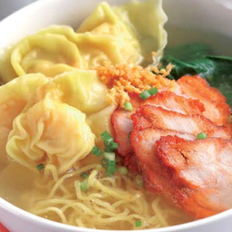 บะหมี่เกี๊ยวกุ้งนํ้าหมูแดงหมูกรอบ