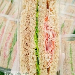 ร้านสลัดพรพิมานคลอง5(หน้าหมู่บ้าน)