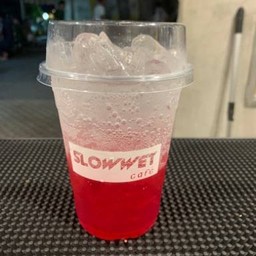 น้ำแดงโซดา