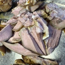 เจ๊นุช หัวหมูพะโล้ & ไก่ต้มน้่ำ