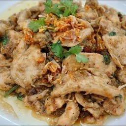 ไก่ทอดกระเทียม (กับข้าว)