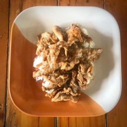 หมูกระเทียม+ข้าว