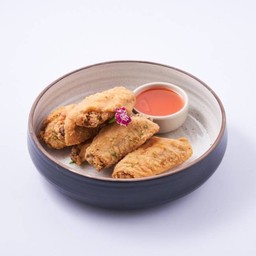 Deep fried chiken wing  ปีกไก่ทอดน้ำปลา