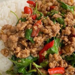 กะเพราหมูสับ