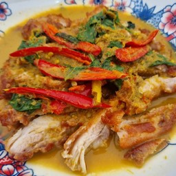 แกงเขียวหวานไก่กรอบ กับข้าว