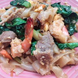 ผัดซีอิ้วทะเล