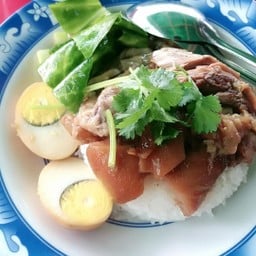 ข้าวขาหมูเห็ดหอมล่อนจ้อน & บาบีคิว ตลาดนัดเลียบด่วน2