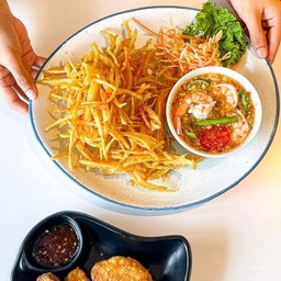 ส้มตำทอดกุ้งสด