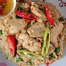 ข้าวกระเพราไก่ ผัดคลุก